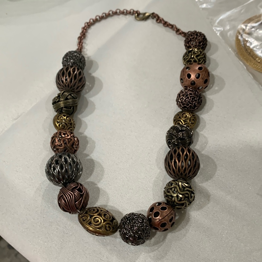 Mesh, Wire & Mixed Metals Sized Beads Amazing Brass, Gold, Bronze tones necklace
